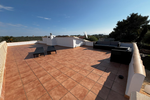 Dachterrasse und Solarzellen