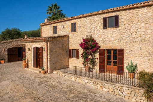 Natursteinfinca in Sineu mit zwei Ebenen und Einliegerwohnung