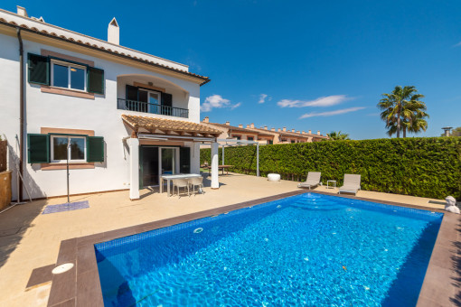 Terrasse- und Pool