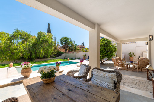 Überdachte Terrasse