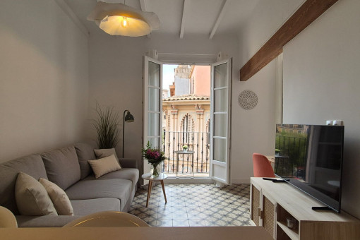 Entzückende Einzimmerwohnung mit Balkon und Blick auf die Plaza Cort, Palma