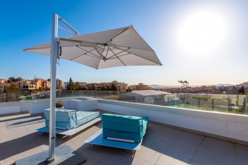 Dachterrasse mit Stadtblick