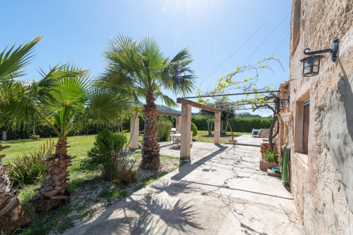 Mediterrane Terrasse am Gästehaus