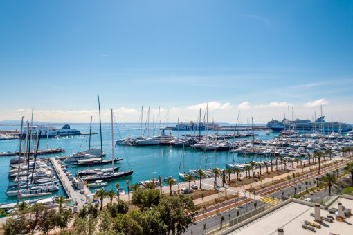 Helle Studio-Wohnung mit Balkon und Meerblick am Paseo Marítimo in Palma