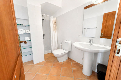 Zweites Badezimmer