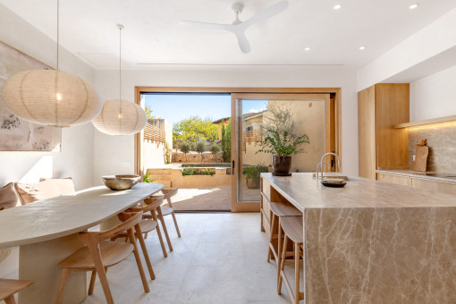 Offene Küche mit Kochinsel