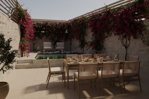 Patio mit Pool und Essbereich – privates Gartenidyll im Herzen von Alaró