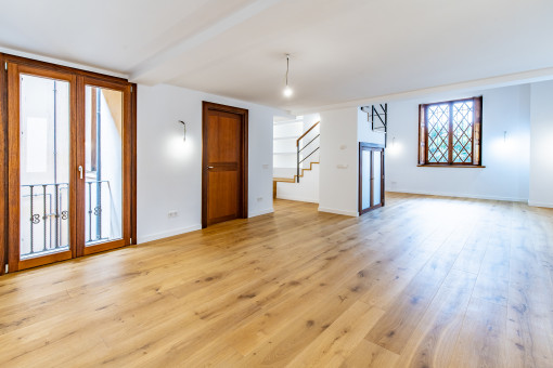 Aufgeschlossenes Wohn- und Esszimmer