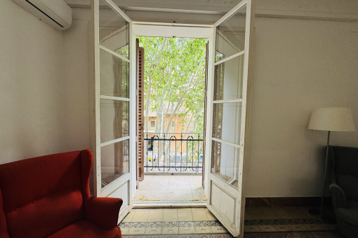 Ausblick vom Balkon auf die Rambla