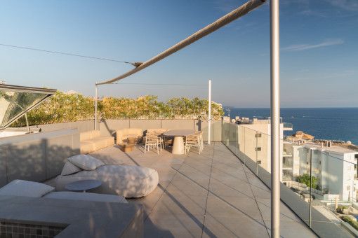 Dachterrasse mit Meerblick und Pool