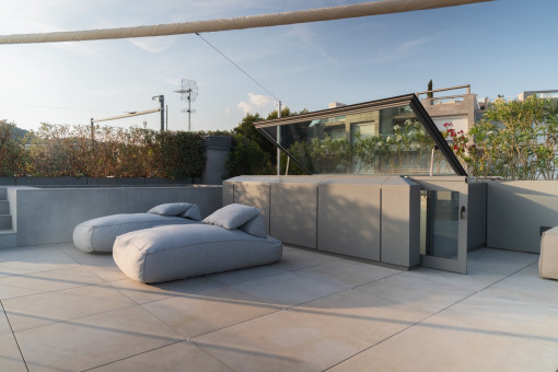 Dachterrasse mit Meerblick und Pool