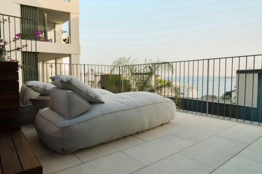 Luxus-Apartment mit Terrasse, privatem Pool & Meerblick, in Cala Mayor