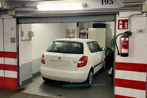 Abschließbares E-Rolltor
