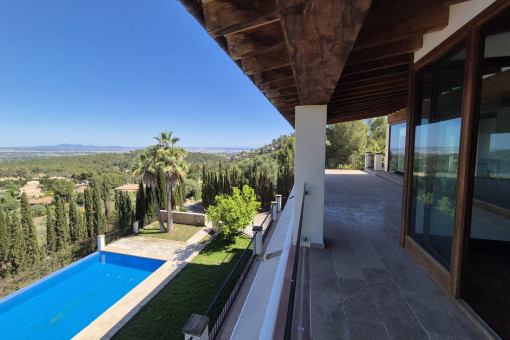Traumhafte Villa mit Pool und Meerblick in Ses Rotgetes de Canet in Esporles