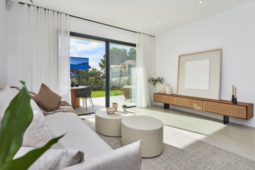 Wohnbereich mit Zugang zur Terrasse 