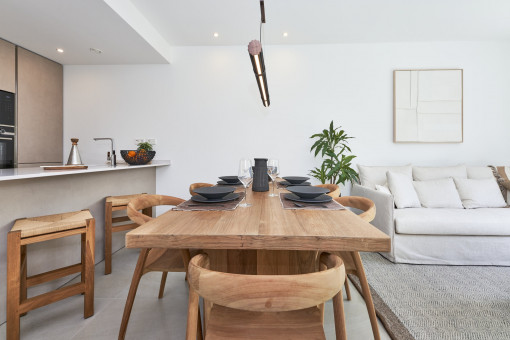 Offener Küchen-Essbereich 