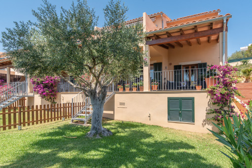 Ein wunderschönes Reihenendhaus nur wenige Meter vom Strand der Cala Romantica entfernt