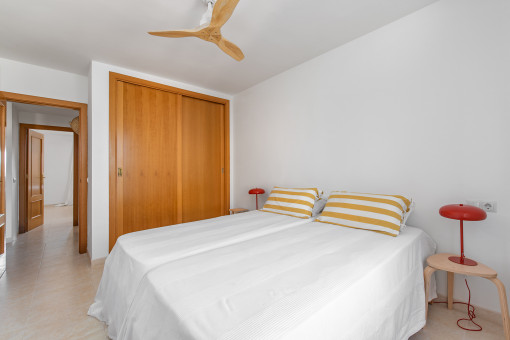 Erstes Schlafzimmer