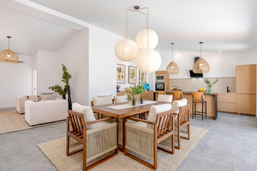 Stilvoller Wohn Essbereich mit mallorquinischem Charme