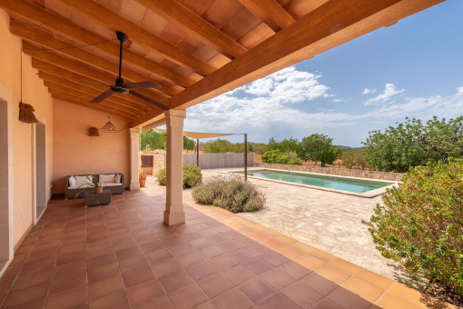 Überdachte Terrasse
