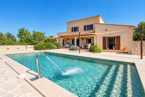 Moderne Finca mit herrlichen Panoramablick nahe Cas Concos