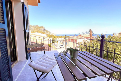 Stilvolles Natursteinhaus am Meer mit Pool und Garten in Port des Canonge