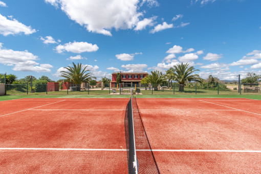 Finca mit Tennisplatz