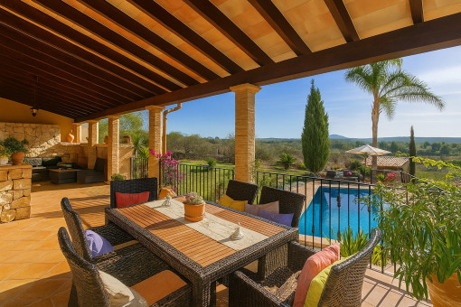 Überdachte Terrasse vor der  Küche