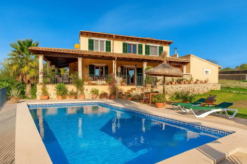 Exklusive mallorquinische Finca in privilegierter Alleinlage mit Top-Blick in Santa Margalida
