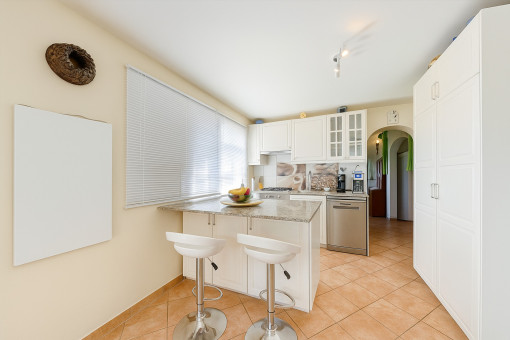 Voll ausgestattete Einbauküche