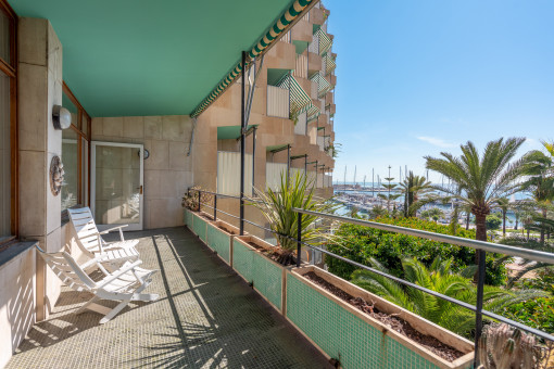 Sonnige Wohnung mit Parkplatz und traumhaftem Blick auf den Hafen von Palma