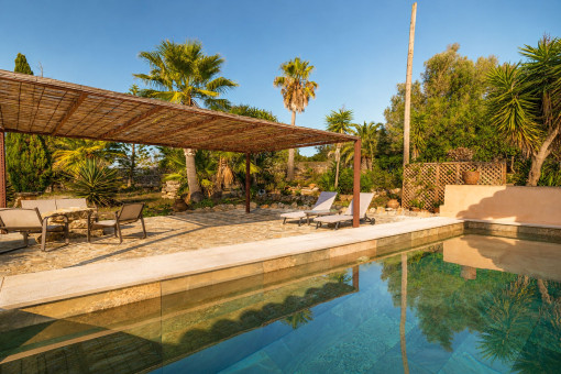 Mediterrane Finca bei Manacor mit Möglichkeit zur Pferdehaltung in idyllischer Natur