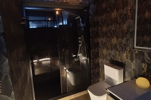 Modernes Badezimmer 