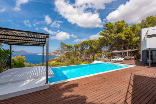 Poolterrasse