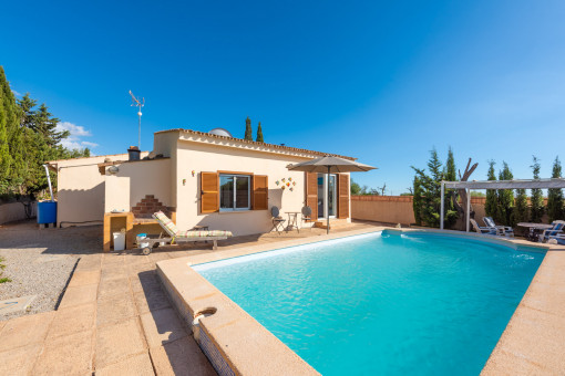 Zauberhafte Finca mit Pool in bester Lage in Llucmajor