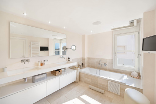 Modernes Badezimmer 