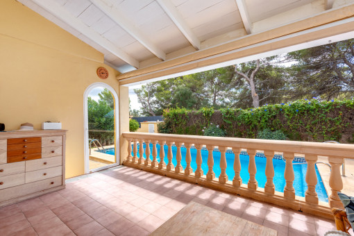 Überdachte Terrasse