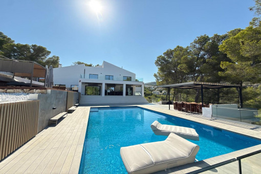Exklusive Villa in Cas Català mit Meerblick, Pool, Kino und Fitnessraum