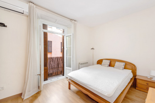 Schlafzimmer 1