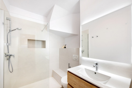 modernes Badezimmer