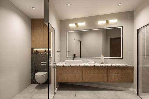 Modernes Badezimmer mit großem Spiegel und Holzdetails