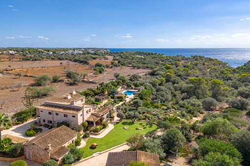 Stilvolle Naturstein-Finca mit Meerblick in Toplage von Santanyí