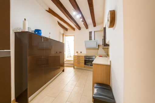 Küche mit Zugang in den Patio