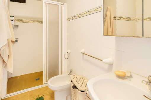 Badezimmer der unteren Wohnung