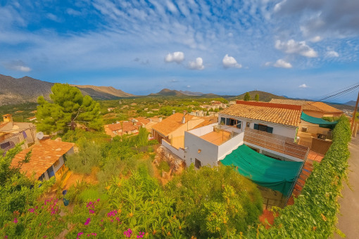 Authentisches Dorfhaus mit Panoramablick über Pollensa – seltene Investitionschance