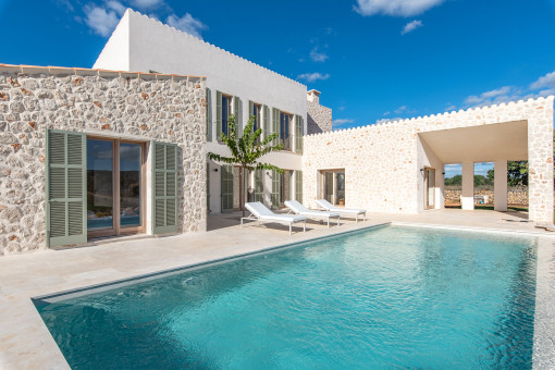 Hochwertig erbaute Finca