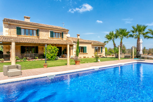 Finca in Manacor-Nord Stilvolle Natursteinfinca mit großem Pool und mediterranem Garten in Manacor