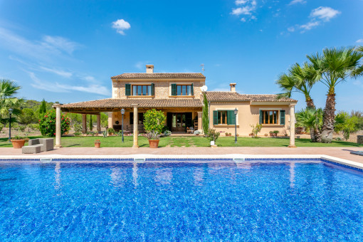 Landhaus mit mediterranen Garten nahe Manacor