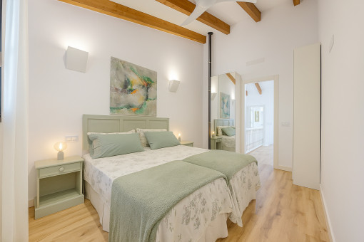 Zweites Doppelschlafzimmer im Obergeschoss mit Einbauschrank