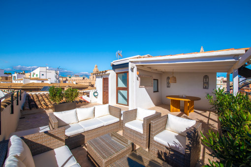 Dachterrasse mit überdachtem Bereich